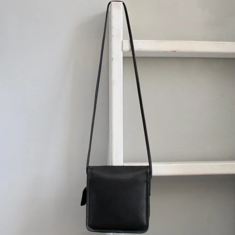 Coach VTG 80s Black Leather Compact Pouch Crossbody Bag Made in the USA 0135-596 - Picture 2 of 9